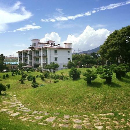 Jeju Land Pension Seogwipo Eksteriør bilde