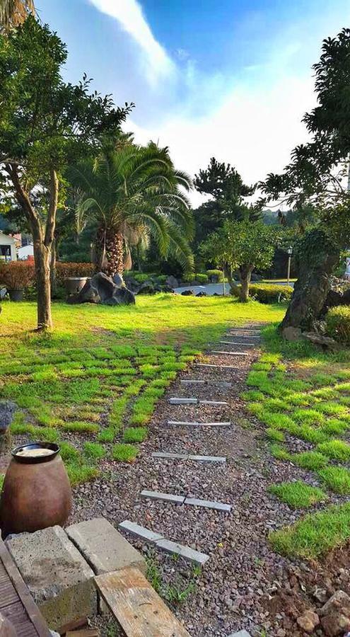 Jeju Land Pension Seogwipo Eksteriør bilde